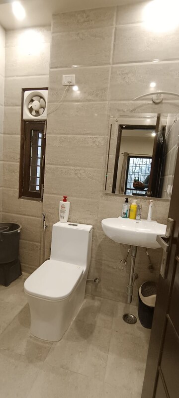 Master Bedroom in 3 BHK Builder Floor at Kohli One Malibu Town, Sector 47 – for Rent