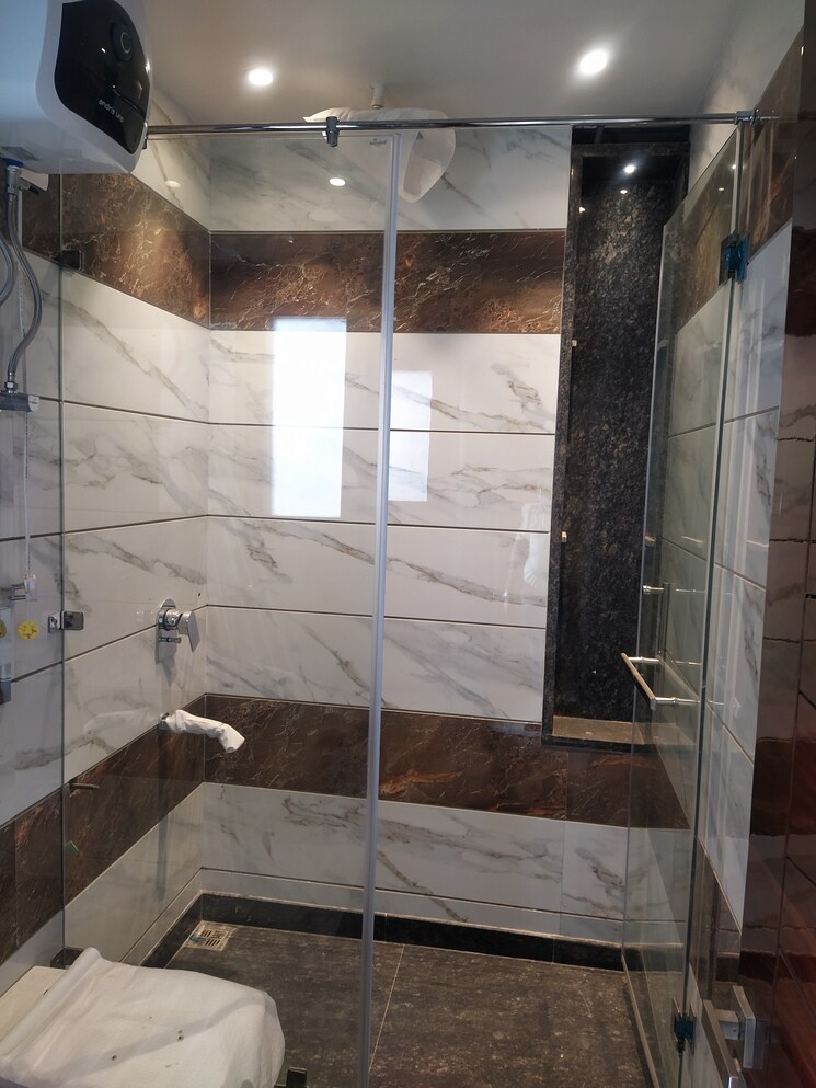 Attached Bathroom, mahendra park 3 Bedroom 1800 Sq.Ft. Builder Floor In Mahendra Park Delhi 8722743