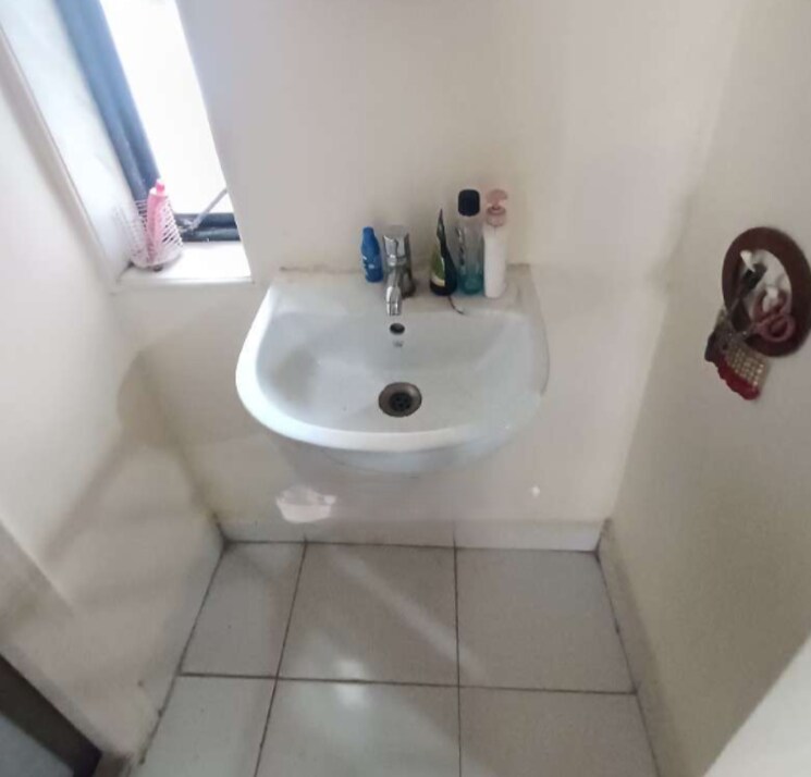 Bathroom, alica-nagar-chs 2 Bedroom 850 Sq.Ft. Apartment In Kandivali East Mumbai 5000020