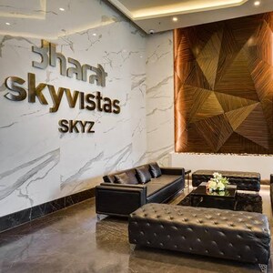  4 BHK Apartment at Bharat Skyvistas, Andheri West – for Sale