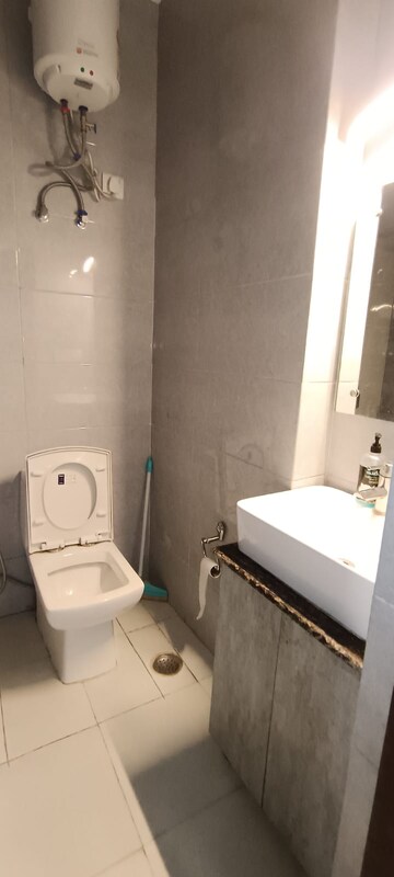 Bathroom in 3 BHK Builder Floor at Uppal Southend, Sector 49 – for Rent