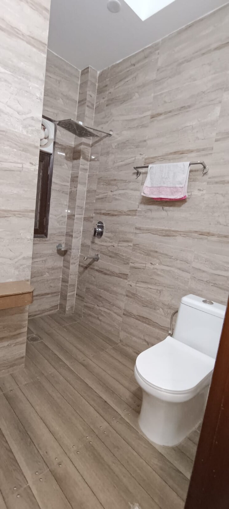 Bathroom, uppal-southend 3 Bedroom 2100 Sq.Ft. Builder Floor In Sector 49 Gurgaon 8721797