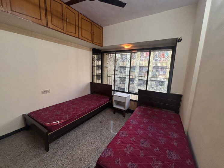 Room, goregaon east Pg For Boys In Goregaon East 8721726