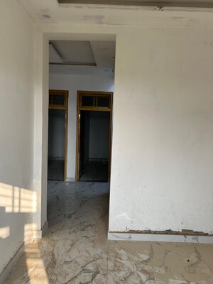 Room in 2 BHK Independent House at Jankipuram Extension – for Sale