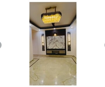 Furnished Amenities in 3 BHK Apartment at Bandra West – for Rent