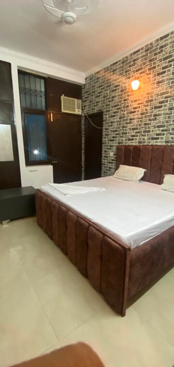 Room in  Pg at Sector 52 – for Rent