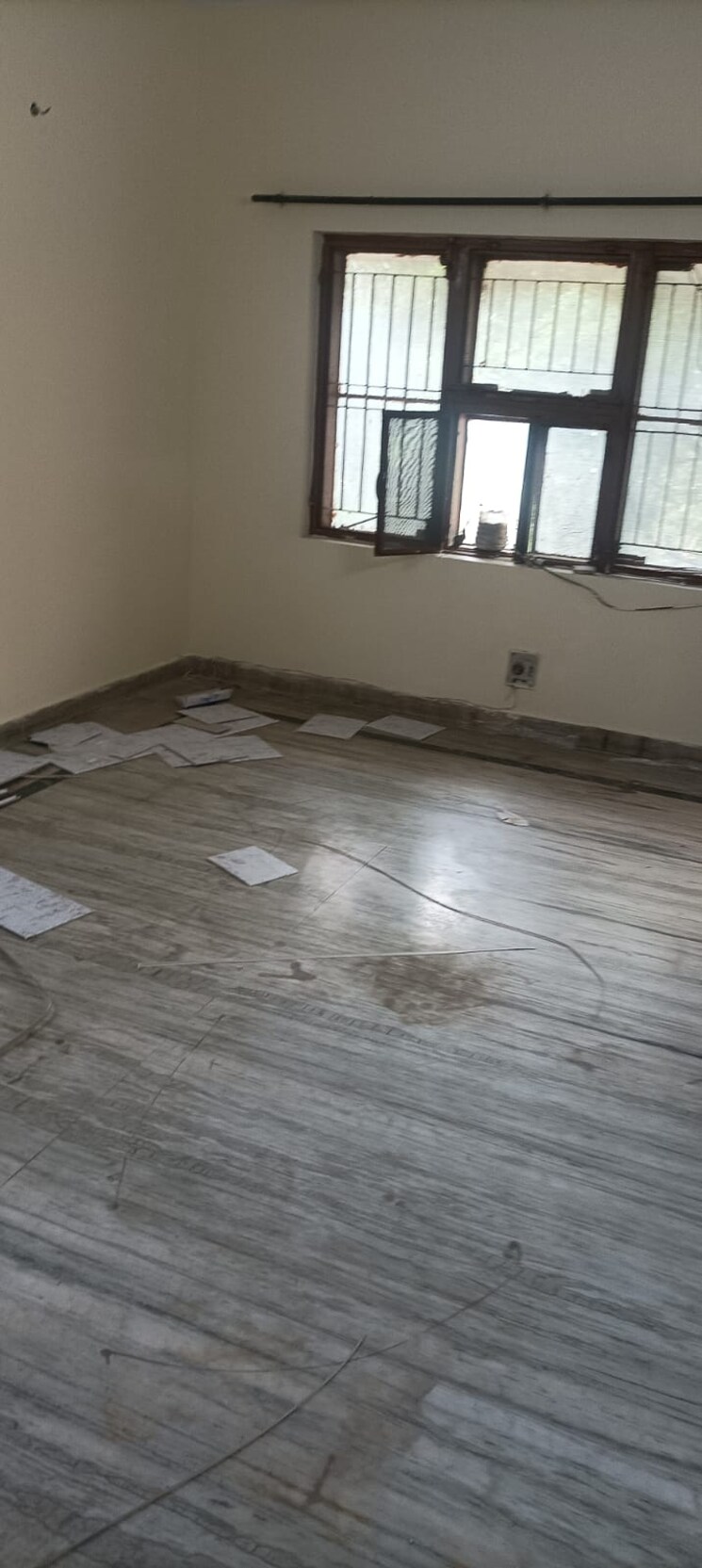 Room, shatabdi-vihar 2 Bedroom 1200 Sq.Ft. Apartment In Sector 52 Noida 8721775