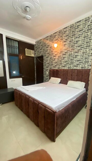 Room in  Pg at Sector 52 – for Rent