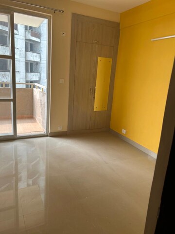 Room in 3 BHK Apartment at Ansal Estella, Sector 103 – for Rent