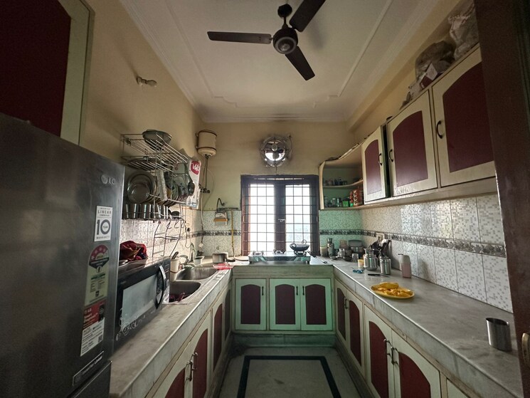 Kitchen, rwa-surya-vihar 1 Bedroom 650 Sq.Ft. Builder Floor In Sector 21 Gurgaon 8722034