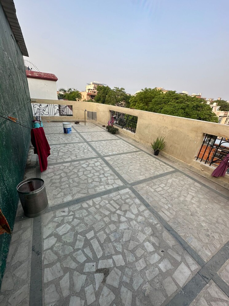 Balcony, rwa-surya-vihar 1 Bedroom 650 Sq.Ft. Builder Floor In Sector 21 Gurgaon 8722034