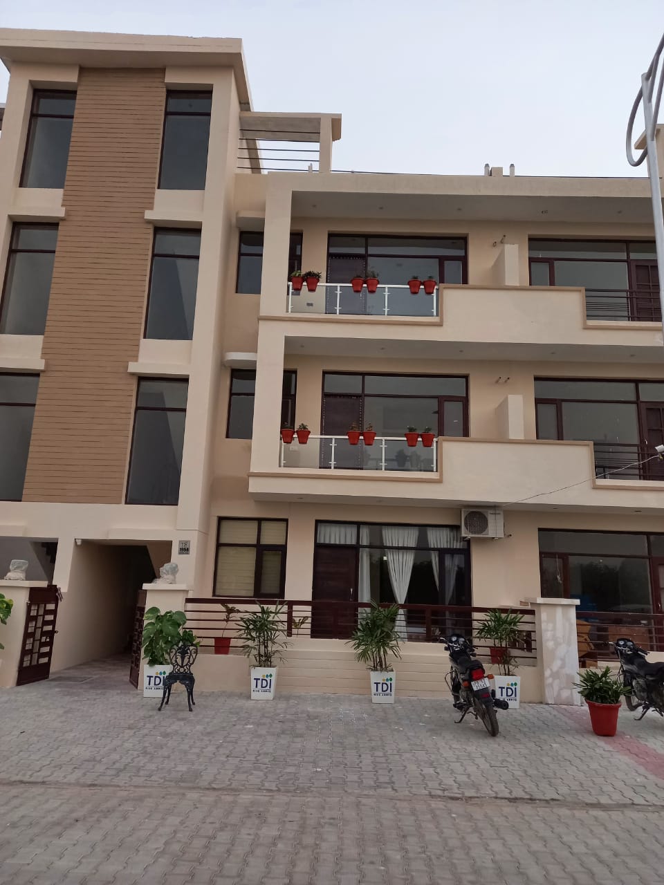 3 BHK Builder Floor For Sale in Tdi Sapphire Homes