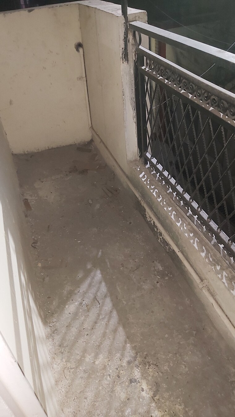 Balcony, mayur vihar phase 1 extension 2.5 Bedroom 1080 Sq.Ft. Apartment In Mayur Vihar Phase 1 Extension Delhi 8722232