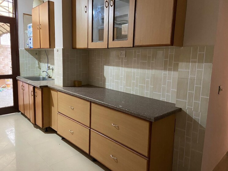 Kitchen, sector 52 3 Bedroom 300 Sq.Yd. Builder Floor In Sector 52 Gurgaon 8722266