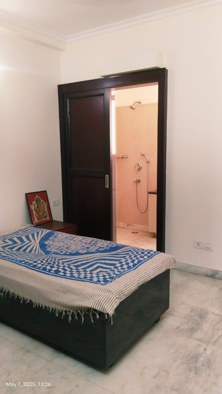 Master Bedroom, chittaranjan park 3 Bedroom 160 Sq.Yd. Builder Floor In Chittaranjan Park Delhi 8722233