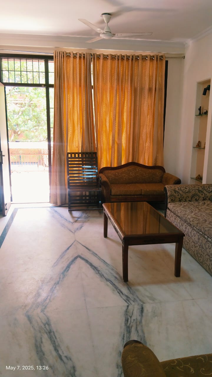 3 BHK Builder Floor For Rent in Chittaranjan Park