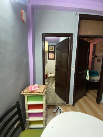 Furnished Amenities in 2 BHK Apartment at DLH Legacy, Juhu – for Rent