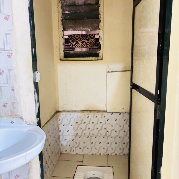 Bathroom, bhakti-chs-dombivli 1 RK 350 Sq.Ft. Apartment In Ramnagar Thane 8722300