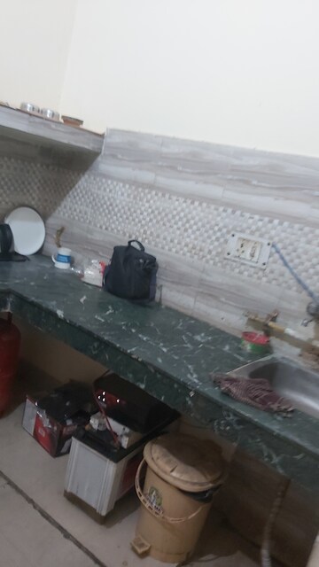 Bathroom in 1.5 BHK Builder Floor at Mayur Vihar – for Rent