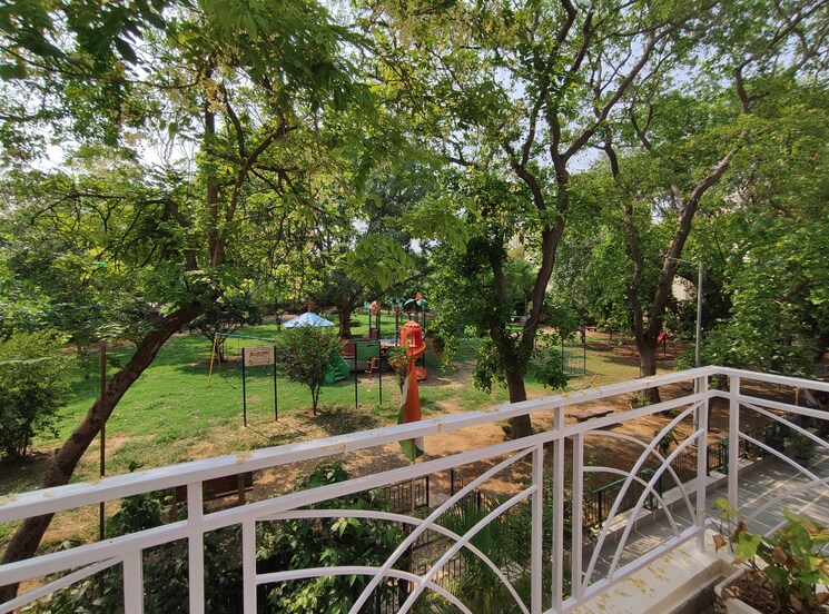 Balcony, vasant kunj 3 Bedroom 1500 Sq.Ft. Apartment In Vasant Kunj Delhi 8722353