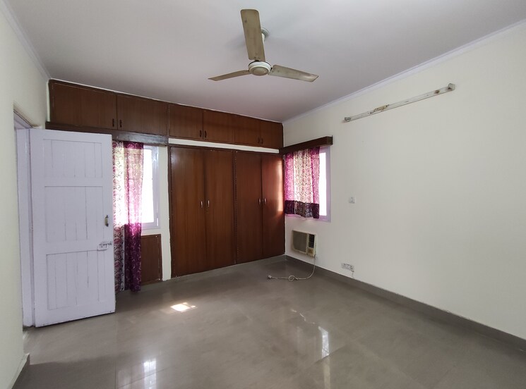 Room, vasant kunj 3 Bedroom 1500 Sq.Ft. Apartment In Vasant Kunj Delhi 8722353