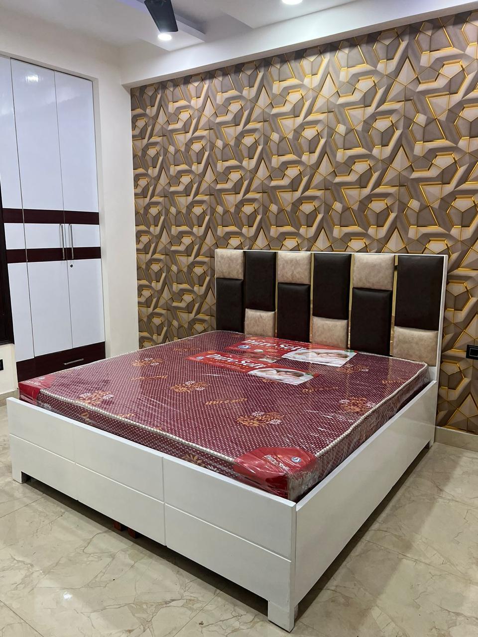 4 BHK + Pooja Room,Extra Room Builder Floor For Rent in Windsor Plaza