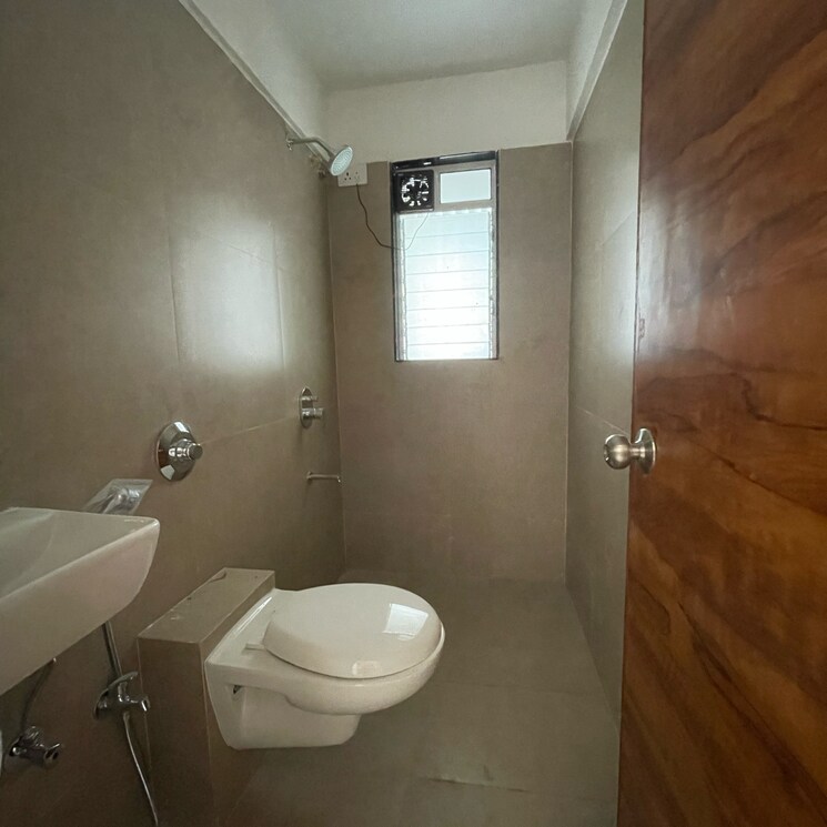 Bathroom, je-and-vee-om-trimurti 1 Bedroom 395 Sq.Ft. Apartment In Dindoshi Mumbai 8722487
