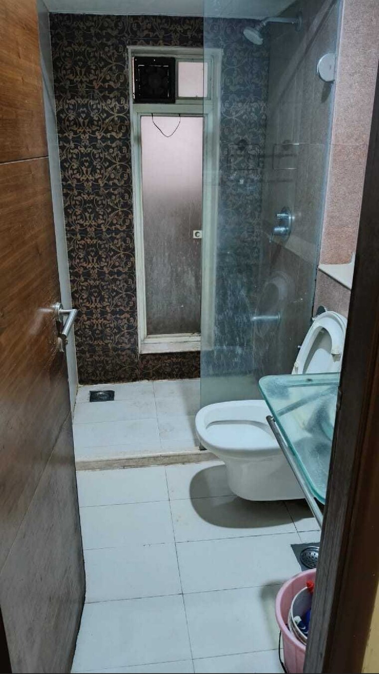 Bathroom, k-raheja-vistas 2 Bedroom 985 Sq.Ft. Apartment In Andheri East Mumbai 8722486