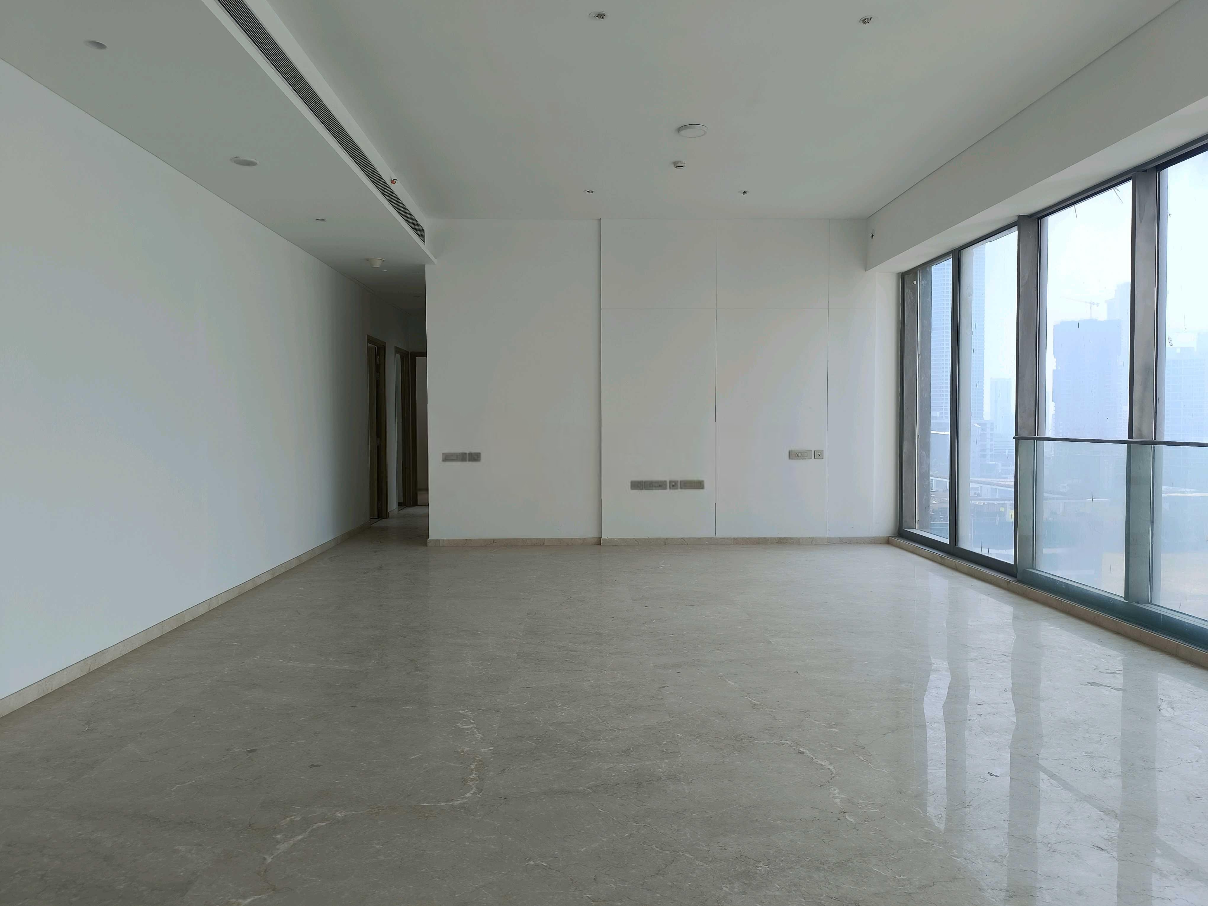 5 BHK + Servant Room Apartment For Rent in Rustomjee Crown