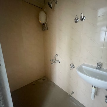 Bathroom in 1 BHK Apartment at Goregaon East – for Rent