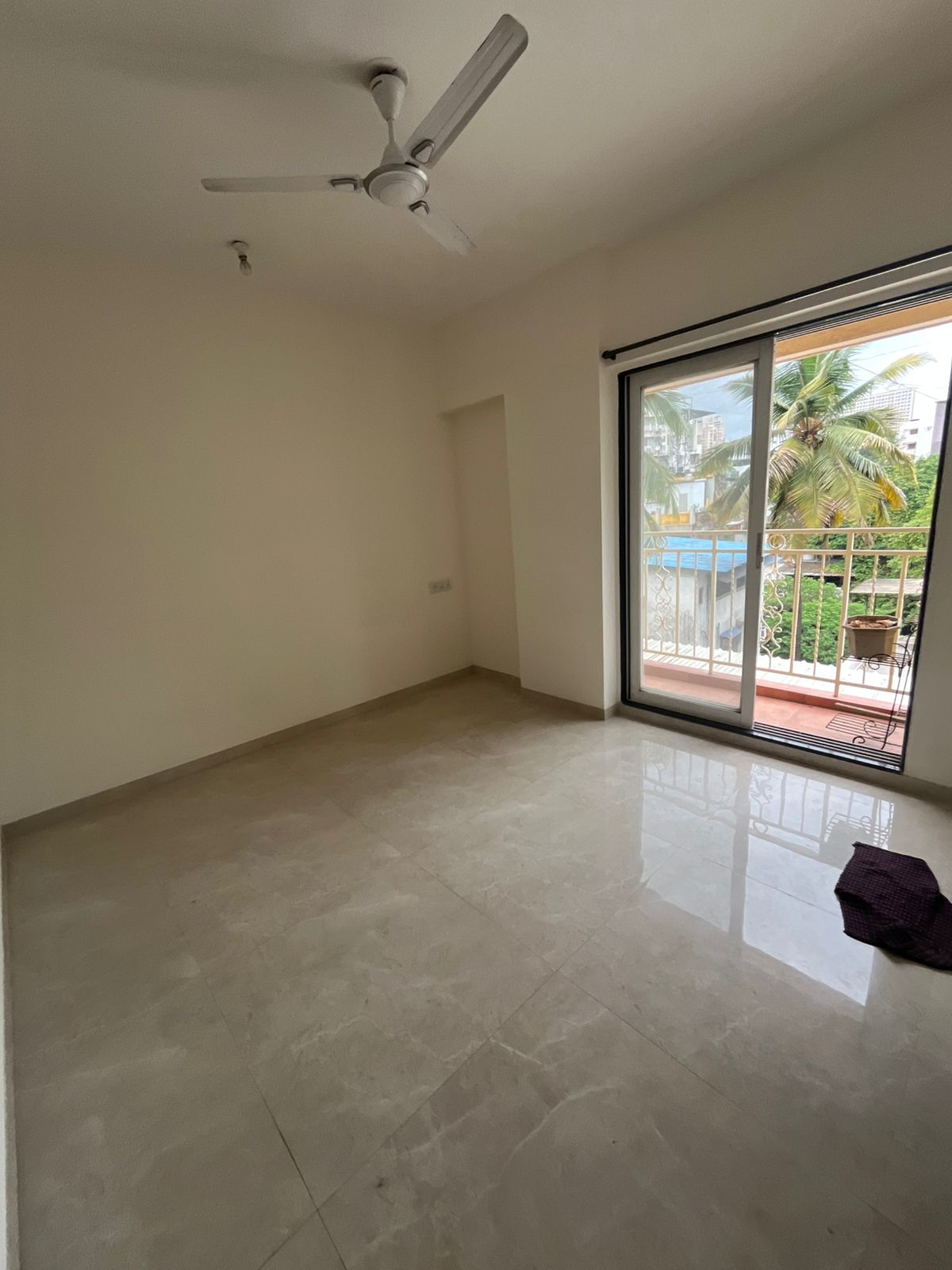 2 BHK + Extra Room Apartment For Rent in Madhu Milind CHS