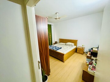 Bedroom in 3 BHK Apartment at Central Park Flower Valley Aqua Front Towers, Sohna Sector 33 – for Rent