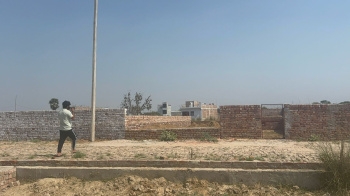 Plot For Sale in Preet Vihar
