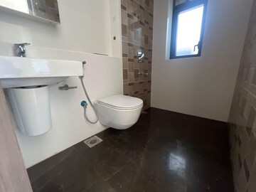 Bathroom in 5 BHK Apartment at Lodha The Park, Worli – for Rent