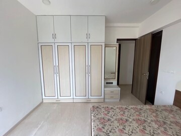Room in 5 BHK Apartment at Lodha The Park, Worli – for Rent