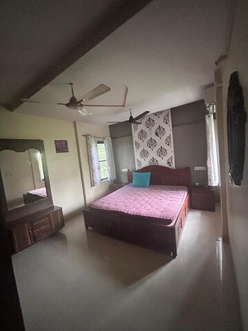 Bedroom in 3 BHK Apartment at Kothrud – for Rent