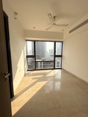 Room in 4 BHK Apartment at Lodha Marquise, Worli – for Rent