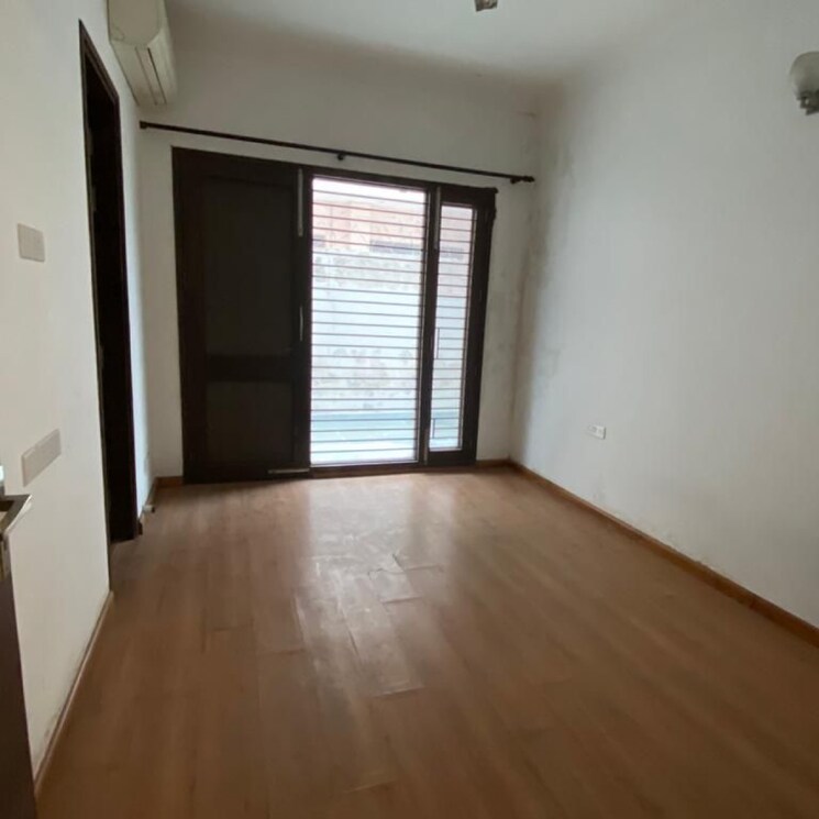 Room, sector 43 4 Bedroom 350 Sq.Yd. Builder Floor In Sector 43 Gurgaon 8722732