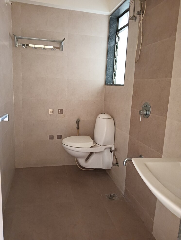 Bathroom, parimal-chs 2 Bedroom 750 Sq.Ft. Apartment In Vile Parle East Mumbai 8722726
