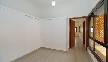 Room in 3 BHK Apartment at Lotus Unity, Versova – for Rent