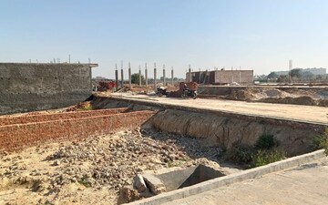 Plot For Sale in Kalindi Kunj