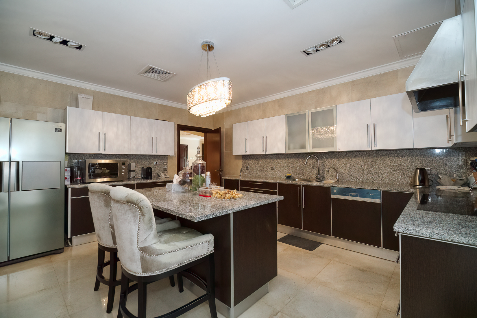 2 BHK Apartment For Rent in Amann Heritage