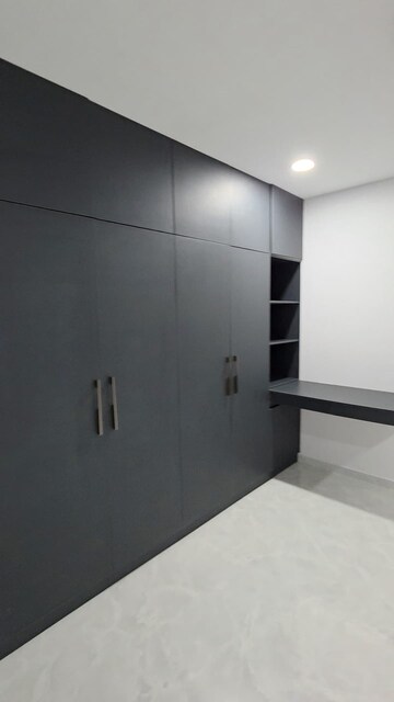 Room in 3 BHK Apartment at Subishi Fortuna Towers, Mokila – for Rent