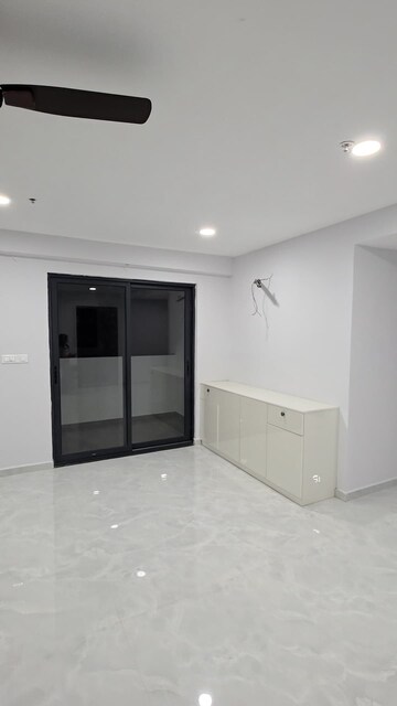 Room in 3 BHK Apartment at Subishi Fortuna Towers, Mokila – for Rent