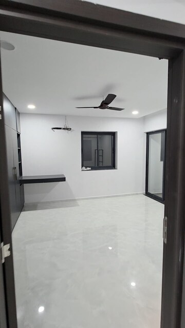 Room in 3 BHK Apartment at Subishi Fortuna Towers, Mokila – for Rent