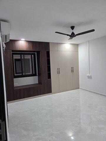 Room in 3 BHK Apartment at Subishi Fortuna Towers, Mokila – for Rent