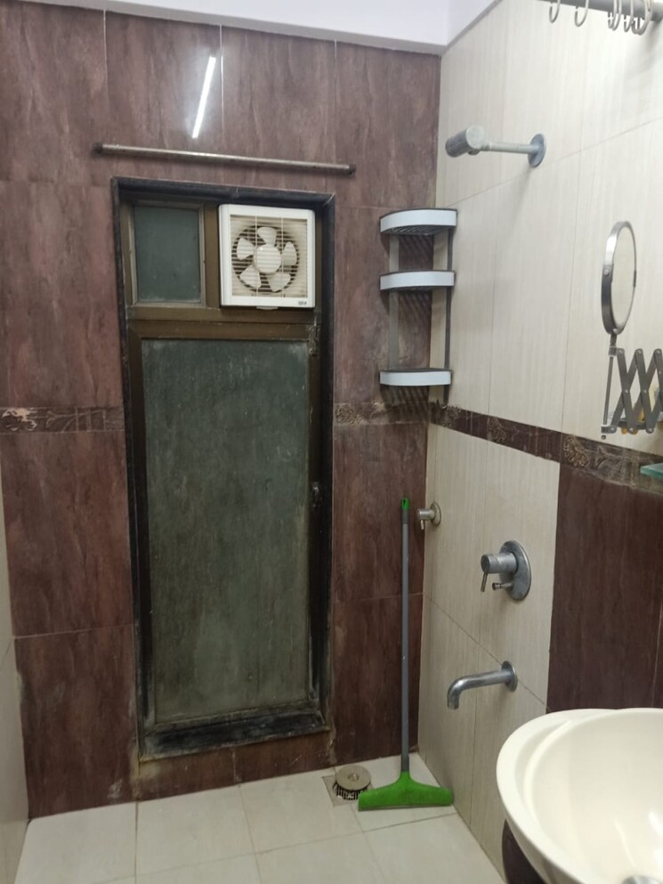 Bathroom, kamala-jai-shankar-deep 2 Bedroom 785 Sq.Ft. Apartment In Khar West Mumbai 8722802