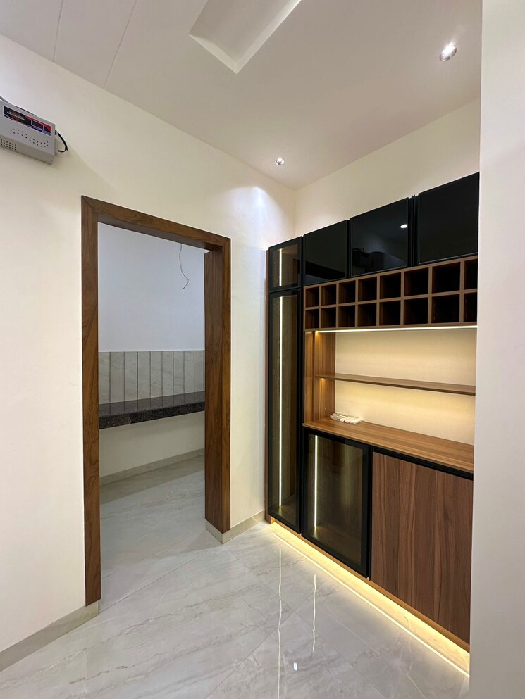 Room, sector 115 5 Bedroom 150 Sq.Yd. Villa In Sector 115 Mohali 8722827