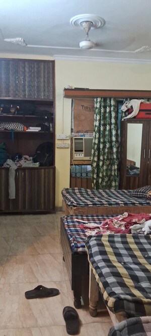 Room in 3.5 BHK Apartment at Sarita Vihar – for Sale