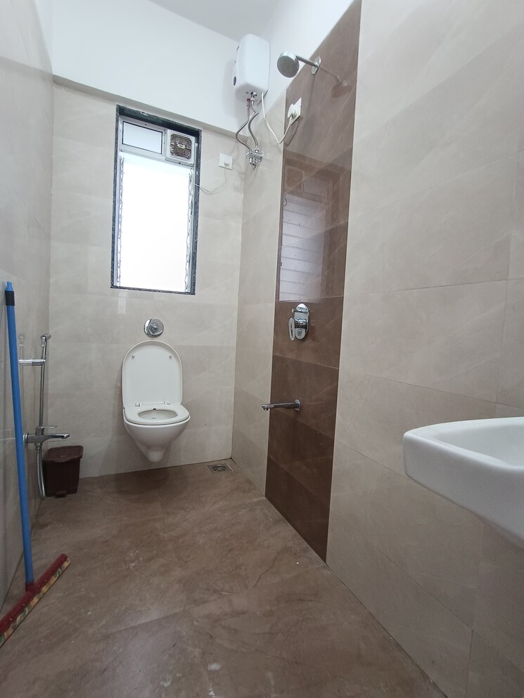 Bathroom, ic colony 2 Bedroom 700 Sq.Ft. Apartment In Ic Colony Mumbai 8722852
